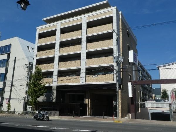 ヴェリテ・ラウロ山科音羽川